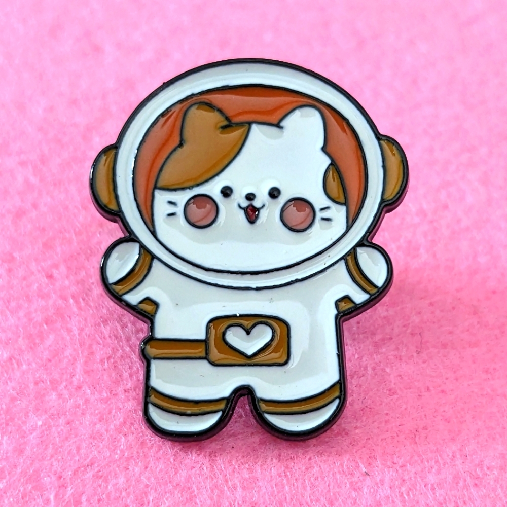 Astronaut Kitty Pin
